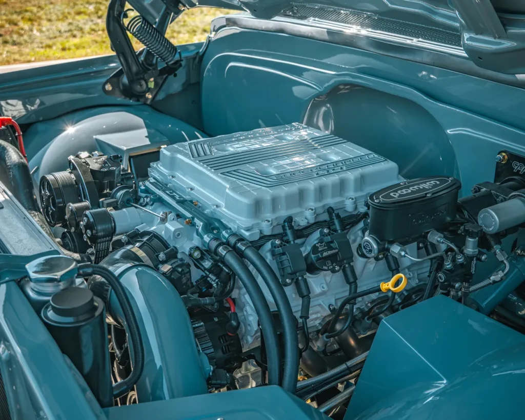El Centinela Chevy K5 Blazer Restomod Chevrolet LT4 Engine