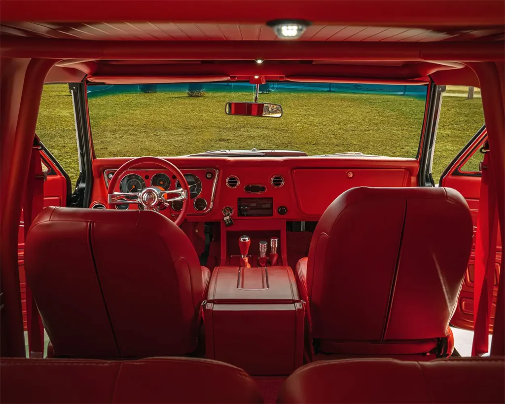 Tux 1969 Chevy K5 Blazer Restomod Interior