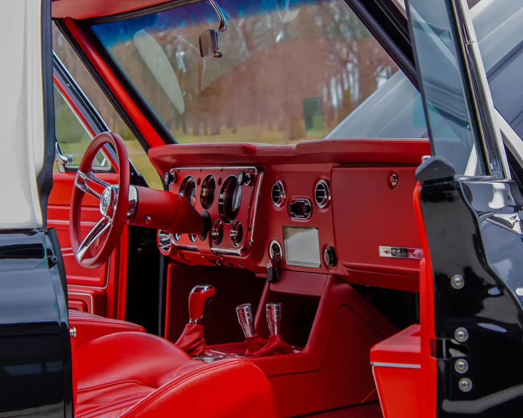 Tux 1969 Chevy K5 Blazer Restomod Interior Passenger Side